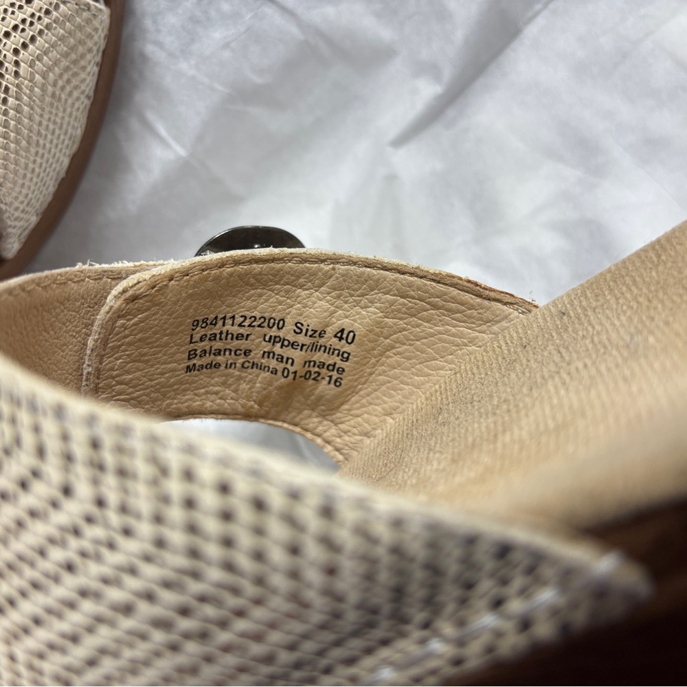 Dansko Sophie Size 40 Cream Leather Straps Buckle Comfort Wedge Sandals Summer - Picture 7 of 11